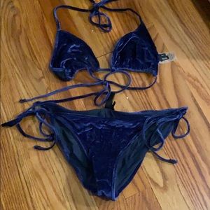 Triangl bikin velvet material